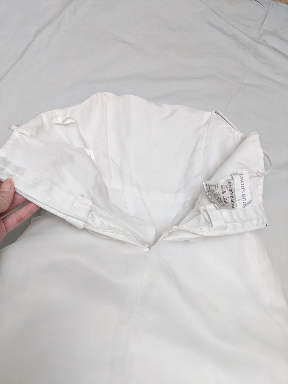 David's Bridal White Embroidered Girls Formal Dress Size 8 - Picture 9 of 10